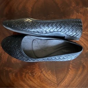 Black Woven Women's Flats